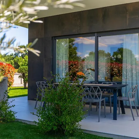 Dea Somnii By Istrialux * Светвинченат